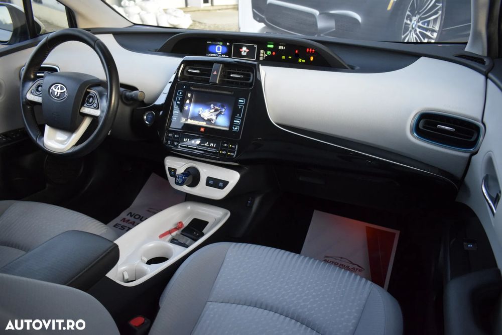 Toyota Prius (Hybrid) Sol Plus - 9