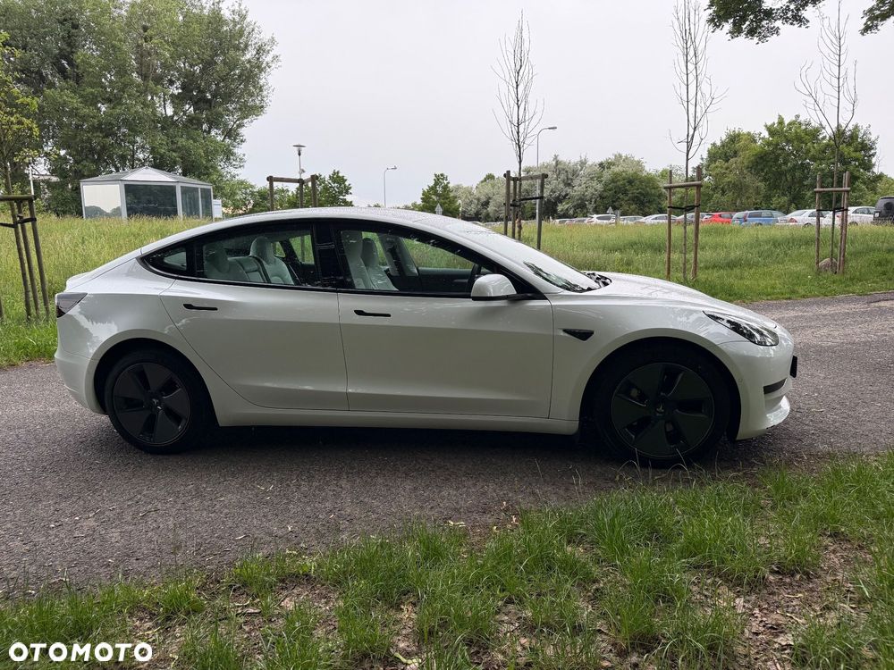 Tesla Model 3 Standard Range Plus - 3