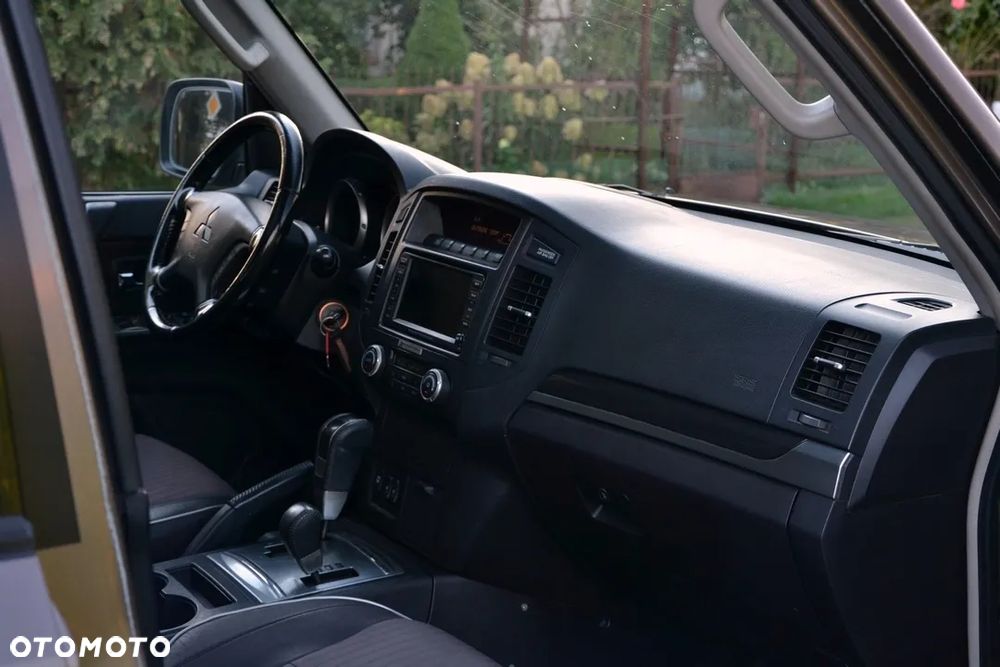 Mitsubishi Pajero 3.2 DID Elegance - 16