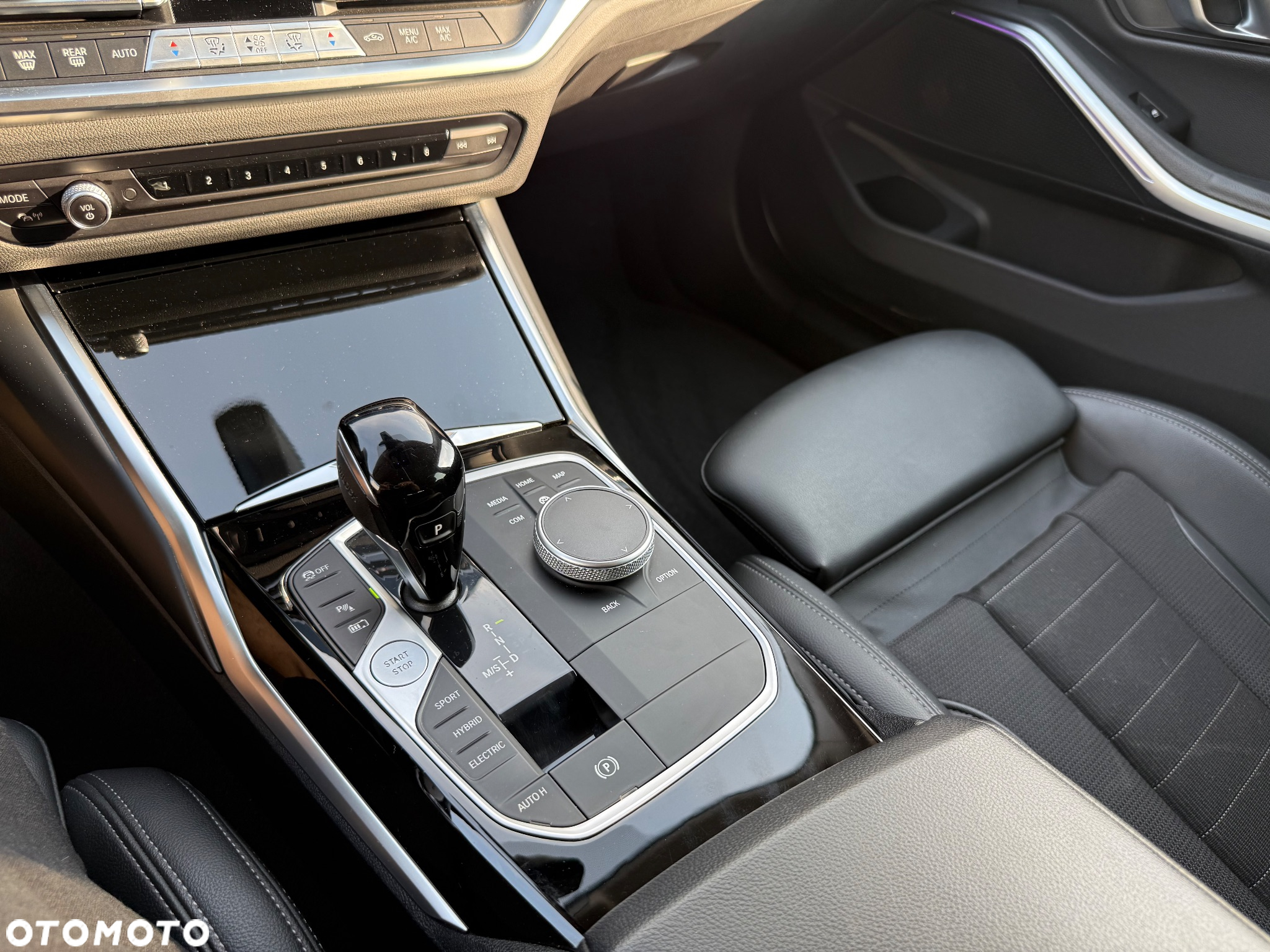 BMW Seria 3 330e PHEV sport - 27
