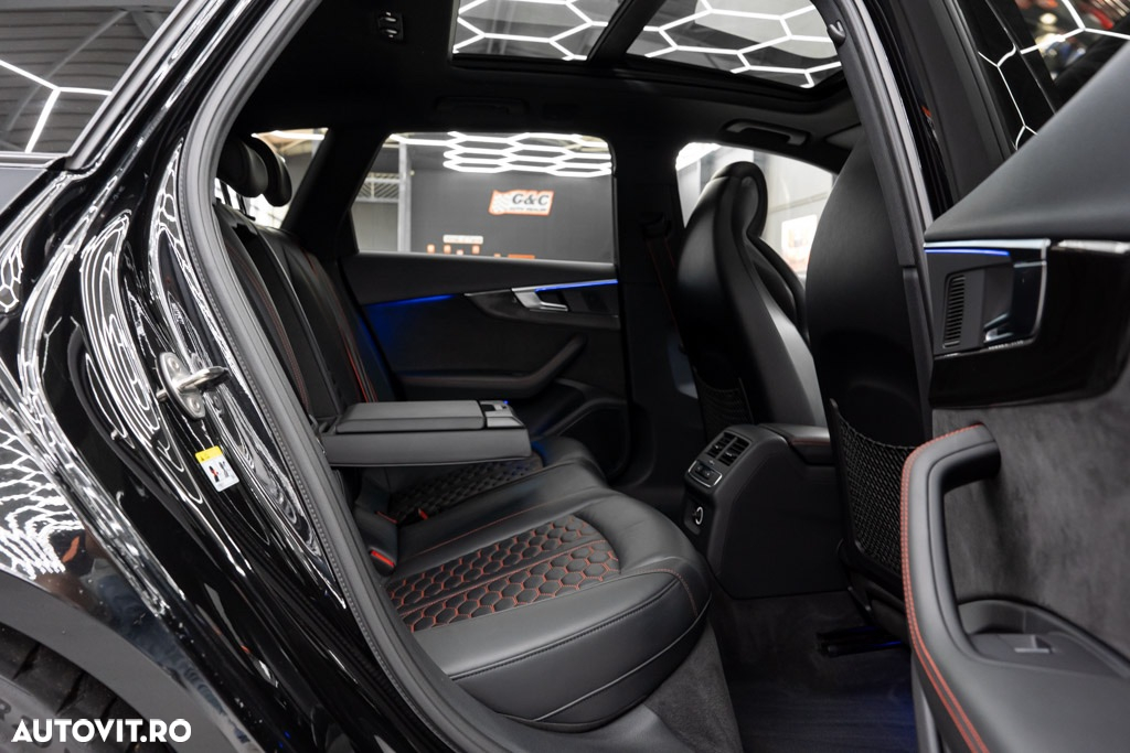 Audi RS4 Avant quattro Tiptronic - 14