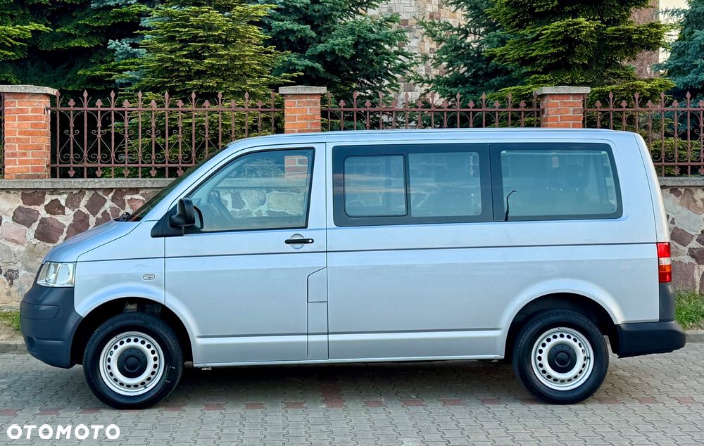 Volkswagen Caravelle - 7