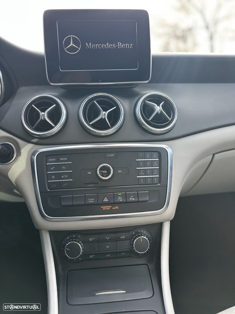 Mercedes-Benz CLA 180 - 11