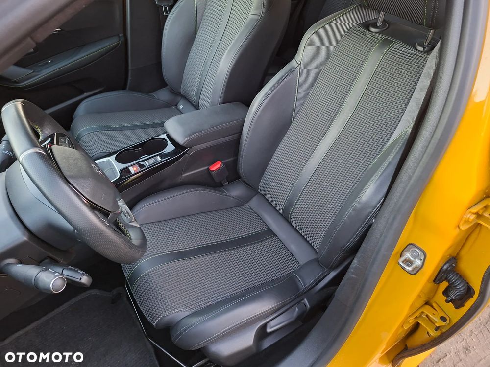 Peugeot 208 PureTech 100 GT - 9