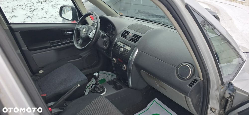 Suzuki SX4 2.0 DDiS 4x4 Style - 24