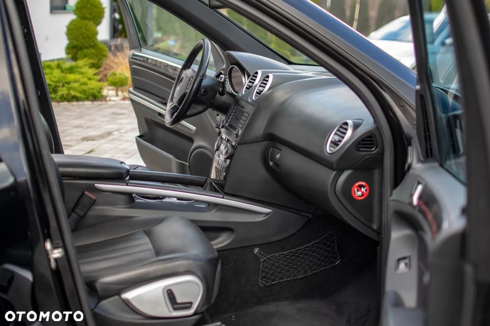Mercedes-Benz ML 320 CDI 4Matic 7G-TRONIC DPF Edition 10 - 13