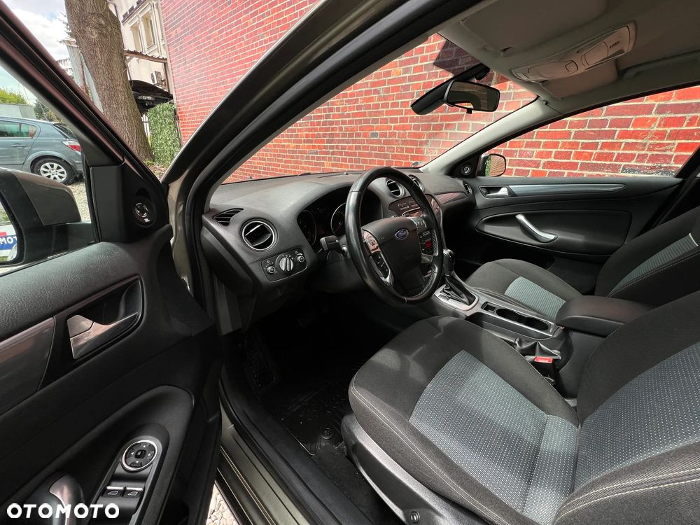 Ford Mondeo - 8