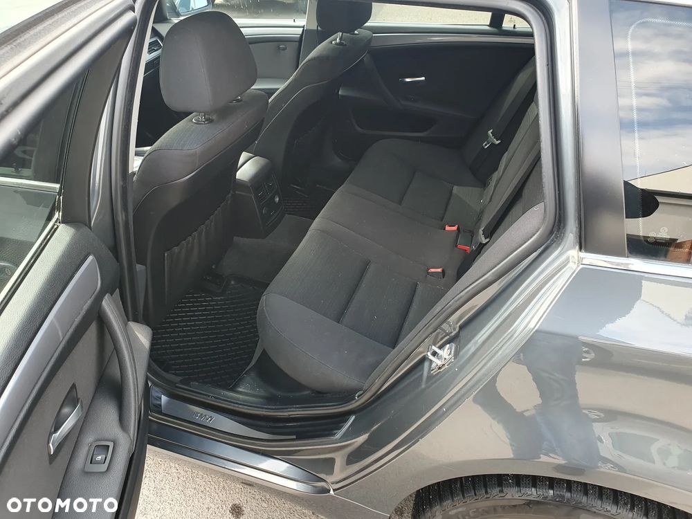 BMW Seria 5 525d - 11