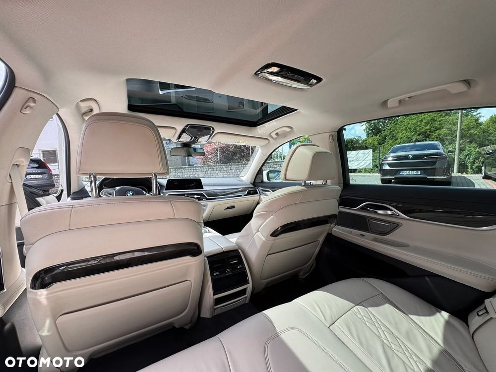 BMW Seria 7 740d xDrive - 17
