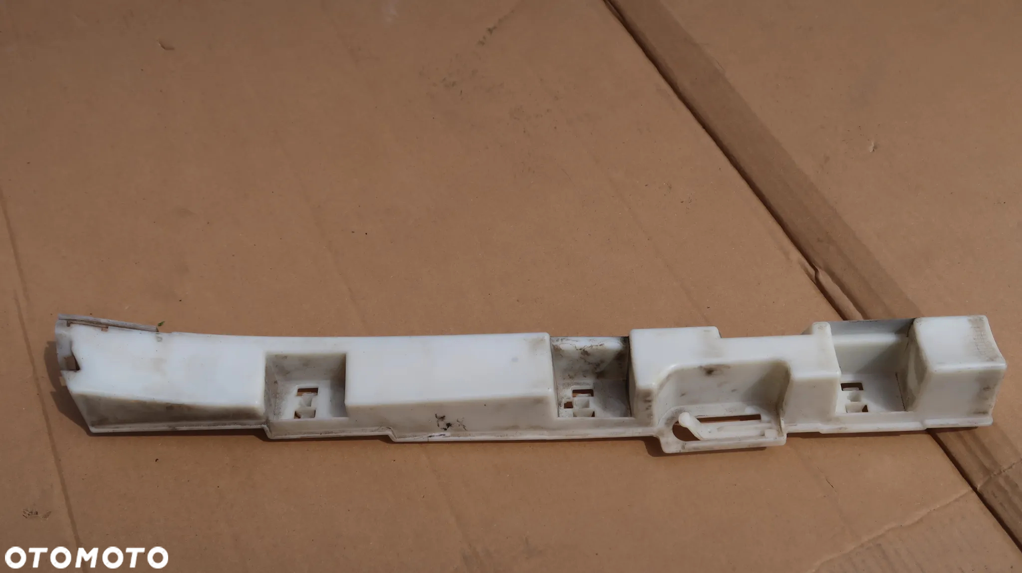 LISTWA PROGOWA LEWA BMW f80 - 5