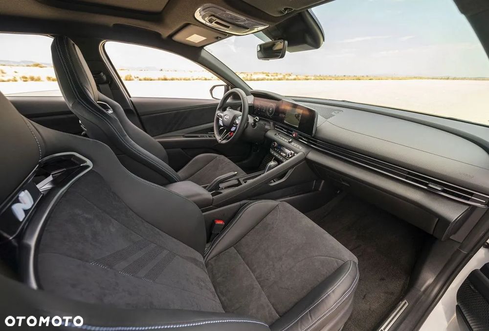 Hyundai Elantra - 14