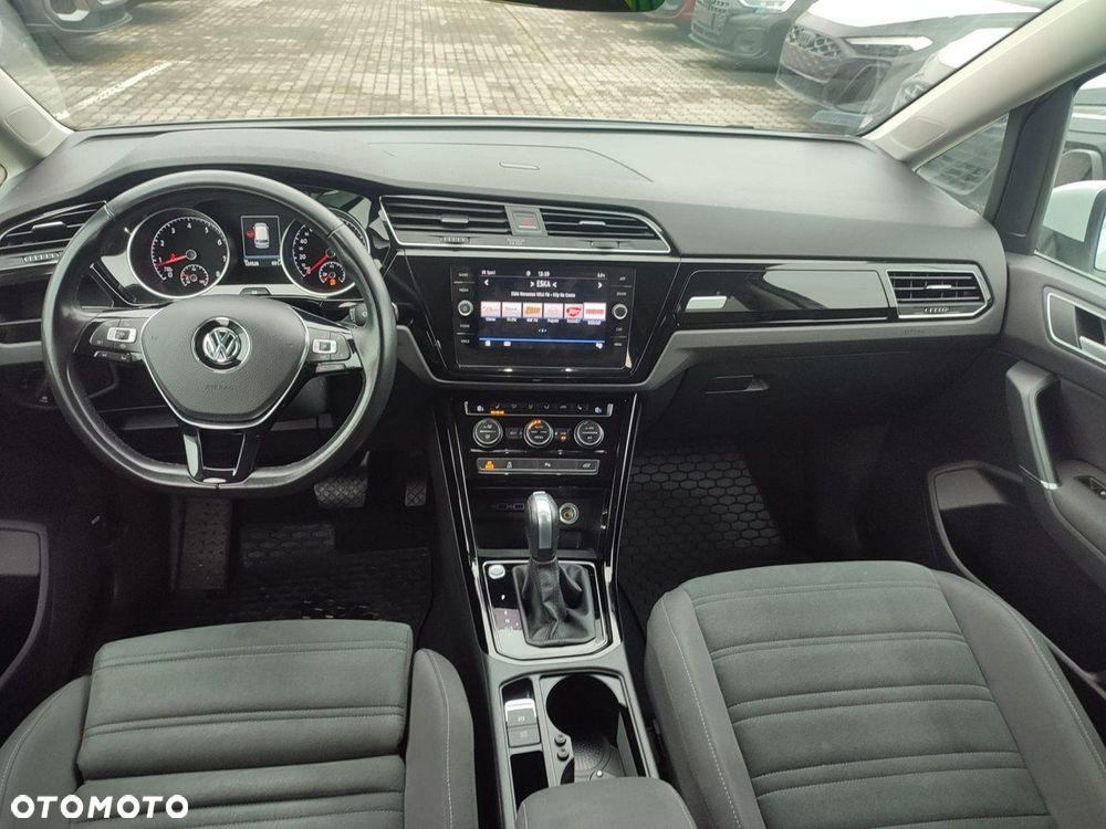 Volkswagen Touran - 9