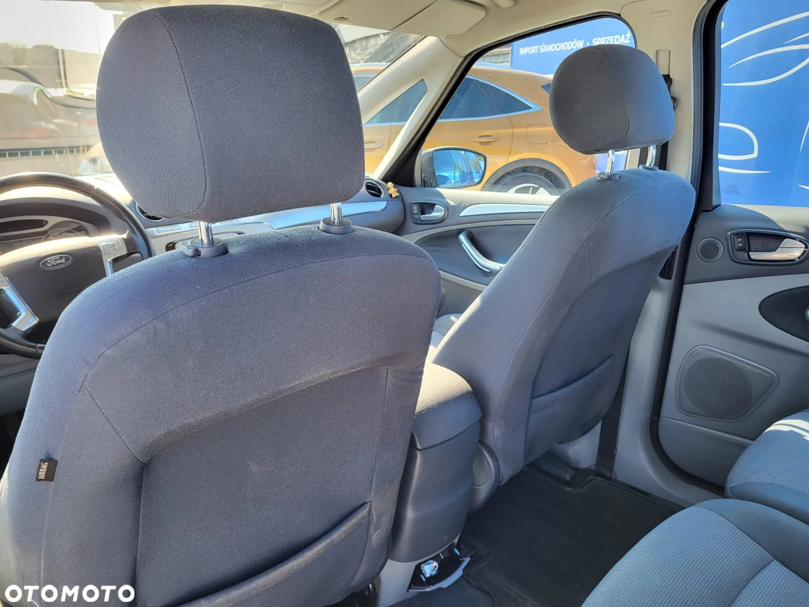 Ford S-Max - 12