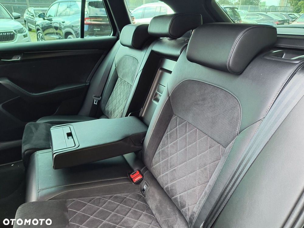 Skoda Superb 2.0 TDI SCR Sportline DSG - 18