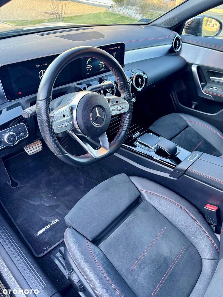 Mercedes-Benz CLA 180 AMG Line 7G-DCT - 12