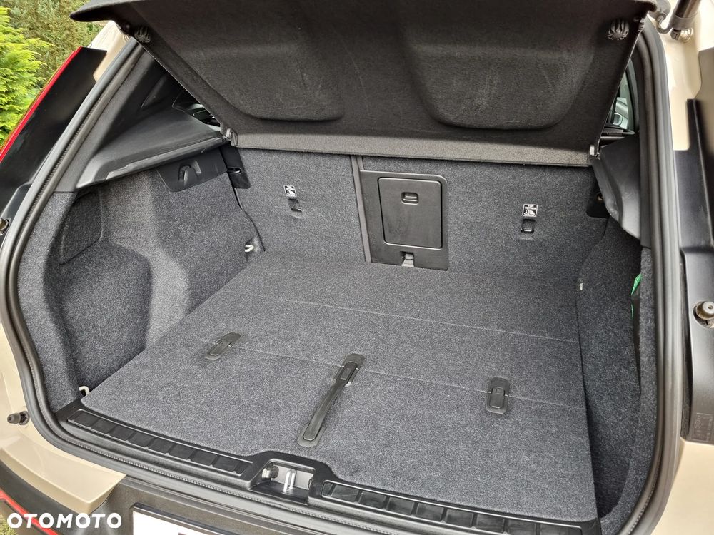 Volvo XC 40 B3 B DKG Ultra Black Edition - 16