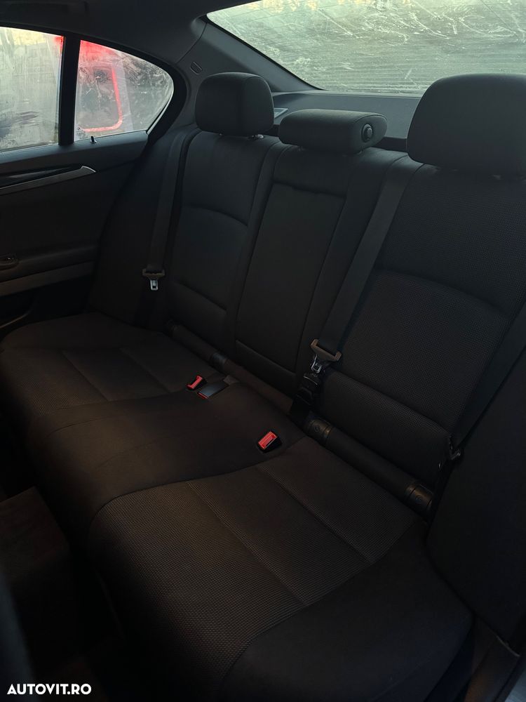 BMW Seria 5 520d EfficientDynamics Edition - 10
