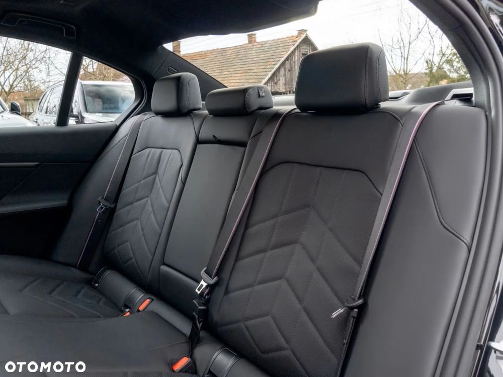 BMW Seria 5 540d xDrive mHEV M Sport - 27