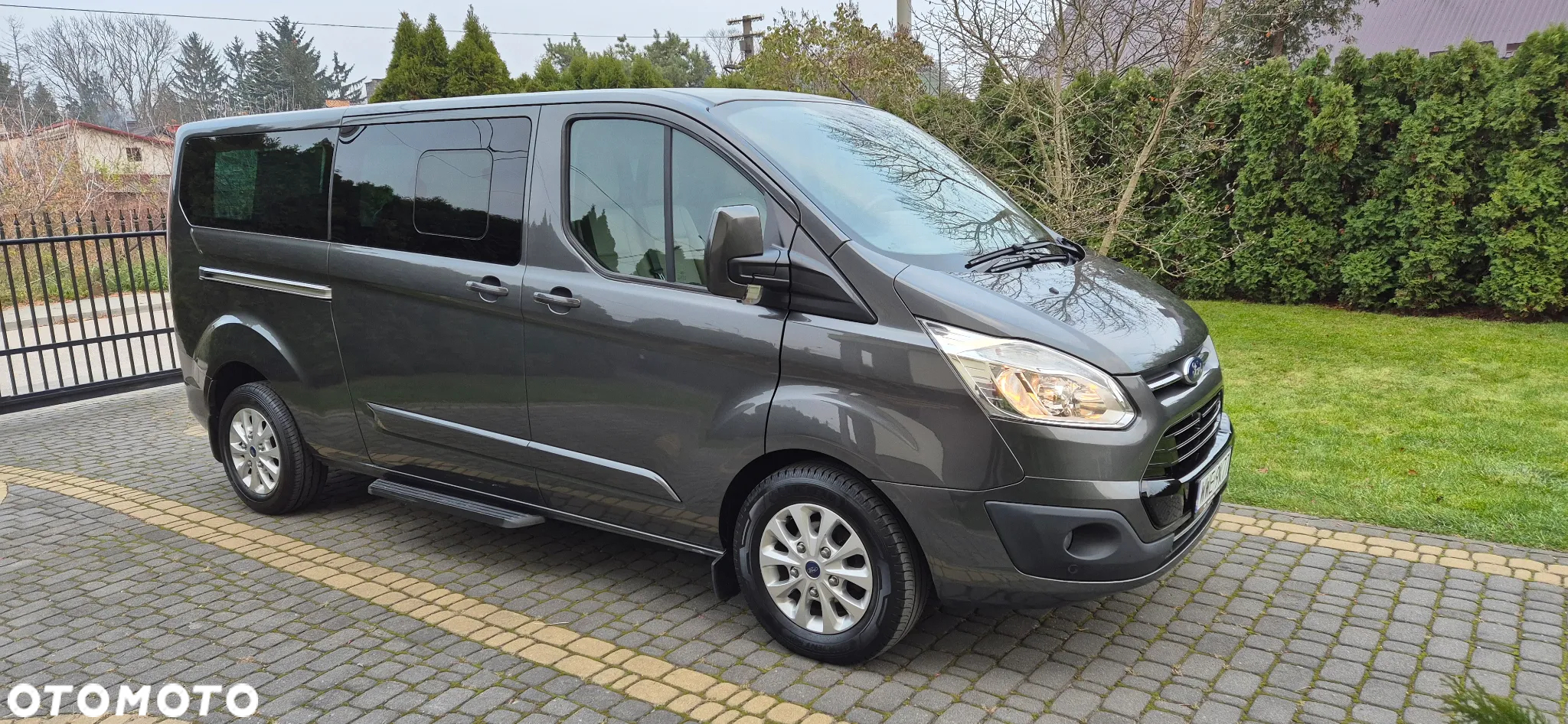 Ford Tourneo Custom 2.0 EcoBlue L2 Shuttle Bus Titanium - 3