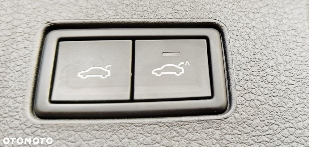 Volkswagen Passat 2.0 TDI 4Mot Elegance DSG - 22