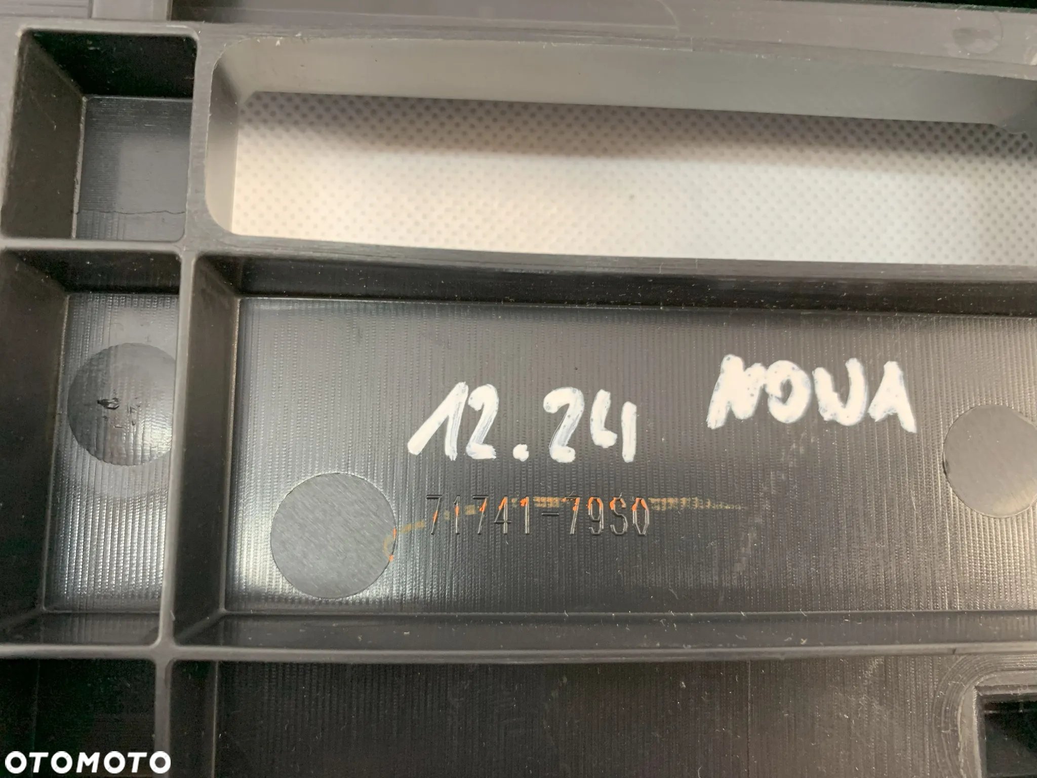 Suzuki Swift mk8 FL 20-24r Atrapa grill Lift - 3