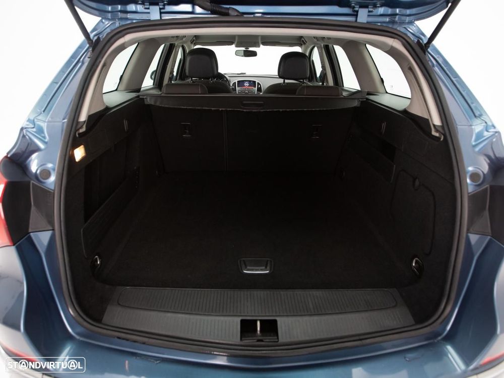 Opel Astra Sports Tourer - 11