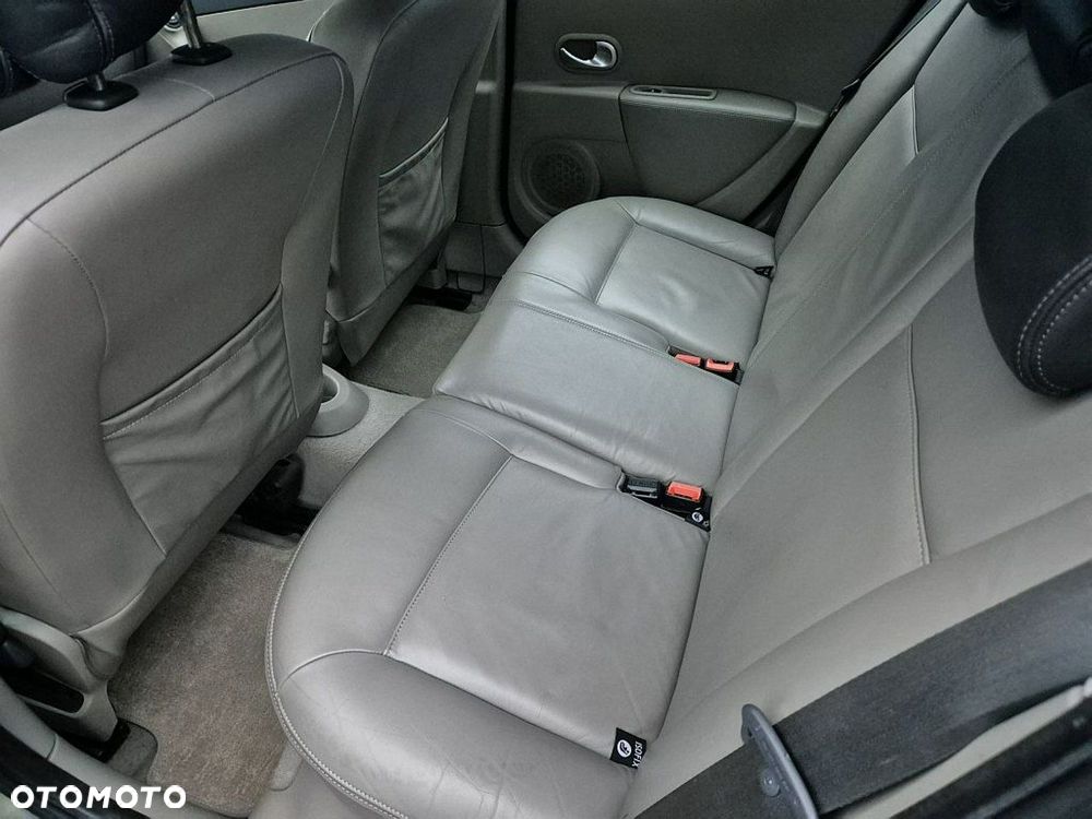 Renault Clio 1.5 dCi ESP Initiale - 9