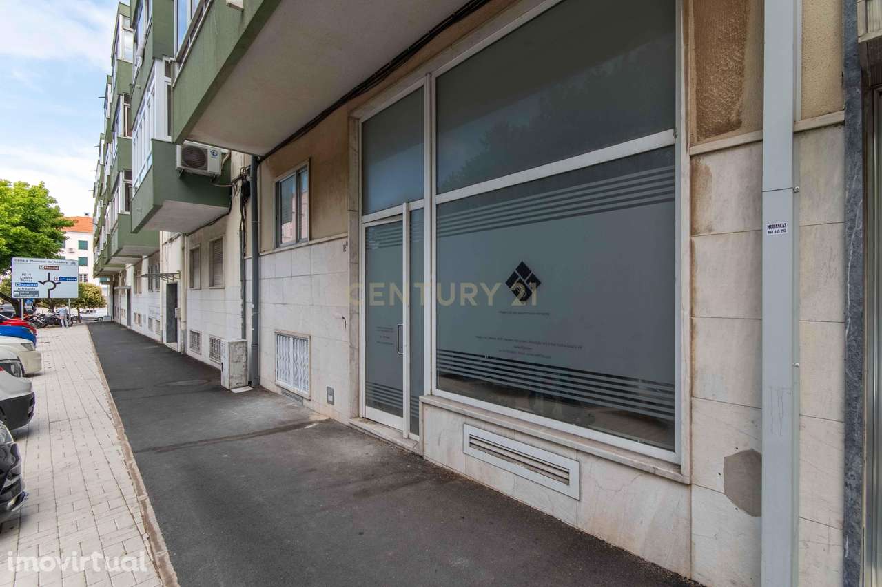 Espaço Comercial próximo à Urb. Neudel, Amadora - Grande imagem: 2/14
