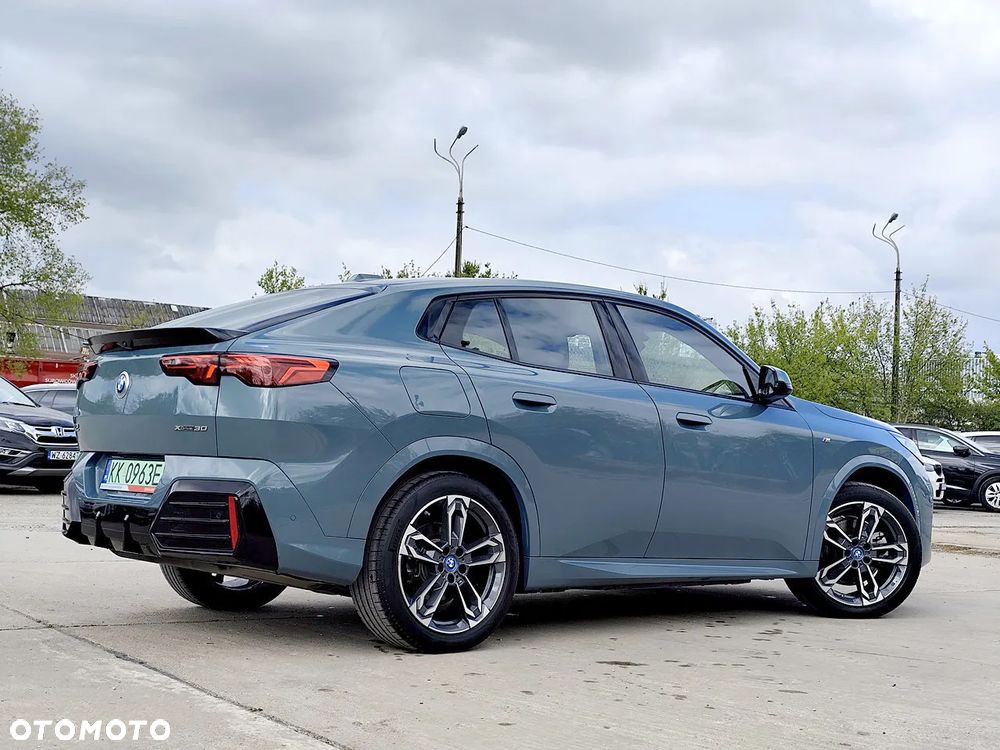BMW iX2 xDrive30 66.5kWh M Sport - 6
