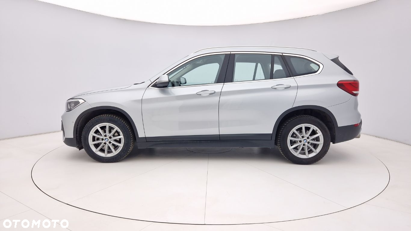 BMW X1 sDrive16d - 13