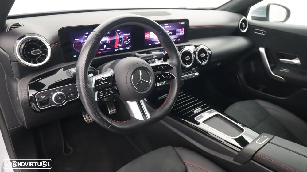 Mercedes-Benz A 250 e AMG Line - 27