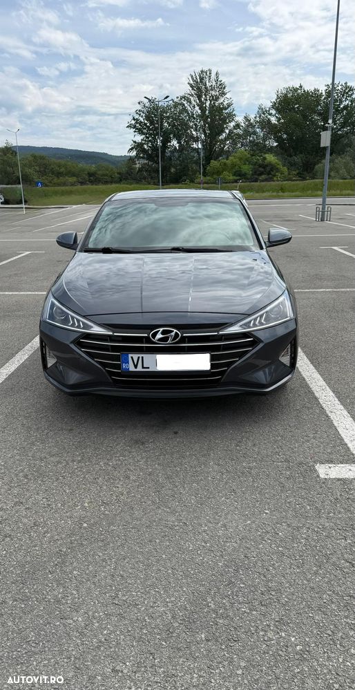 Hyundai Elantra 1.6 MPi Highway - 1