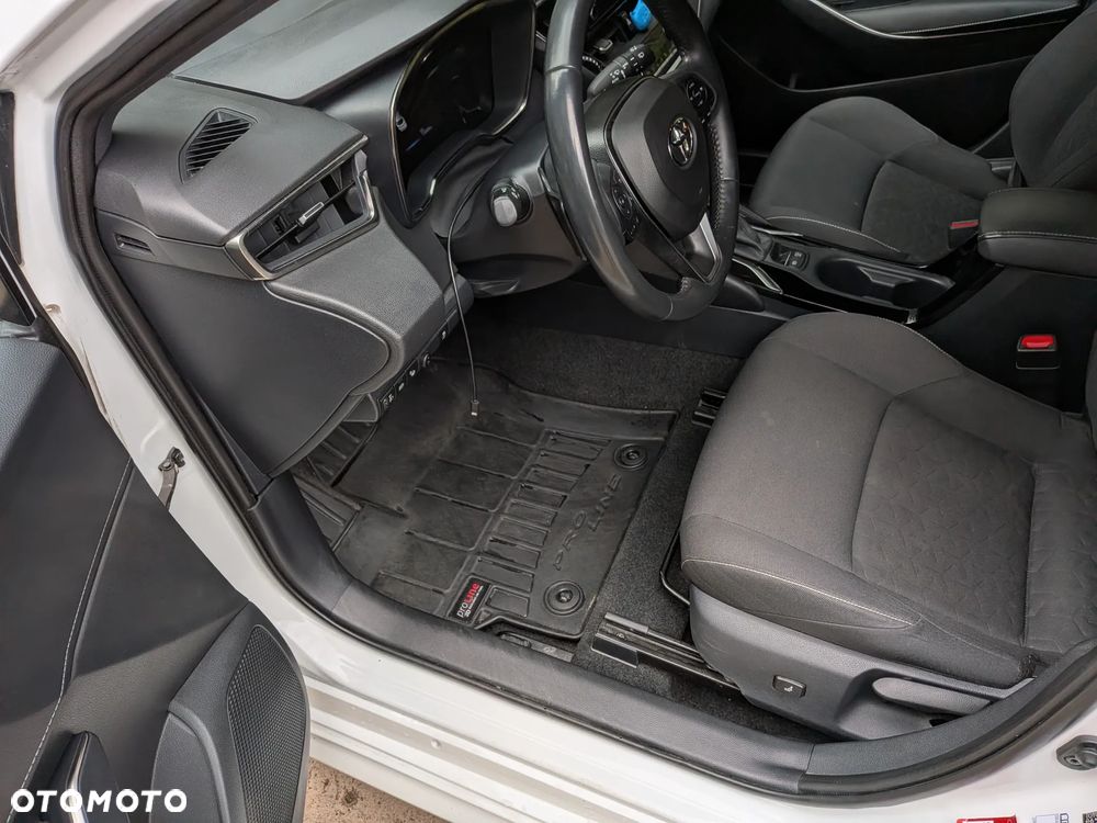 Toyota Corolla - 12