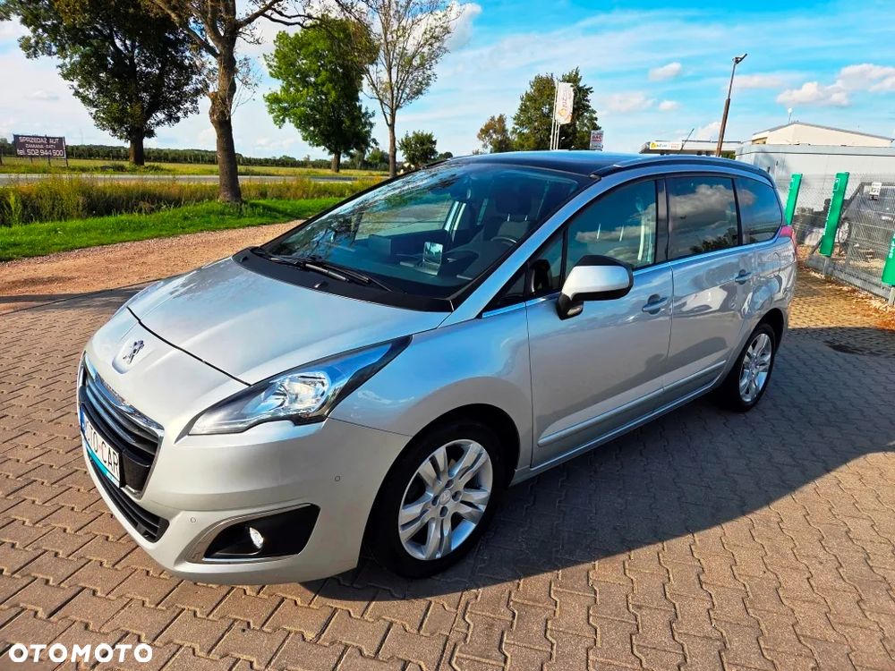 Peugeot 5008 HDI 115 Allure - 19