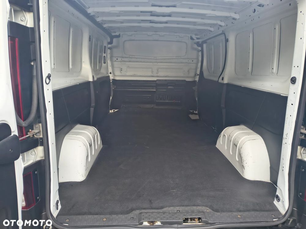 Renault Trafic 2,0dci LONG - 15