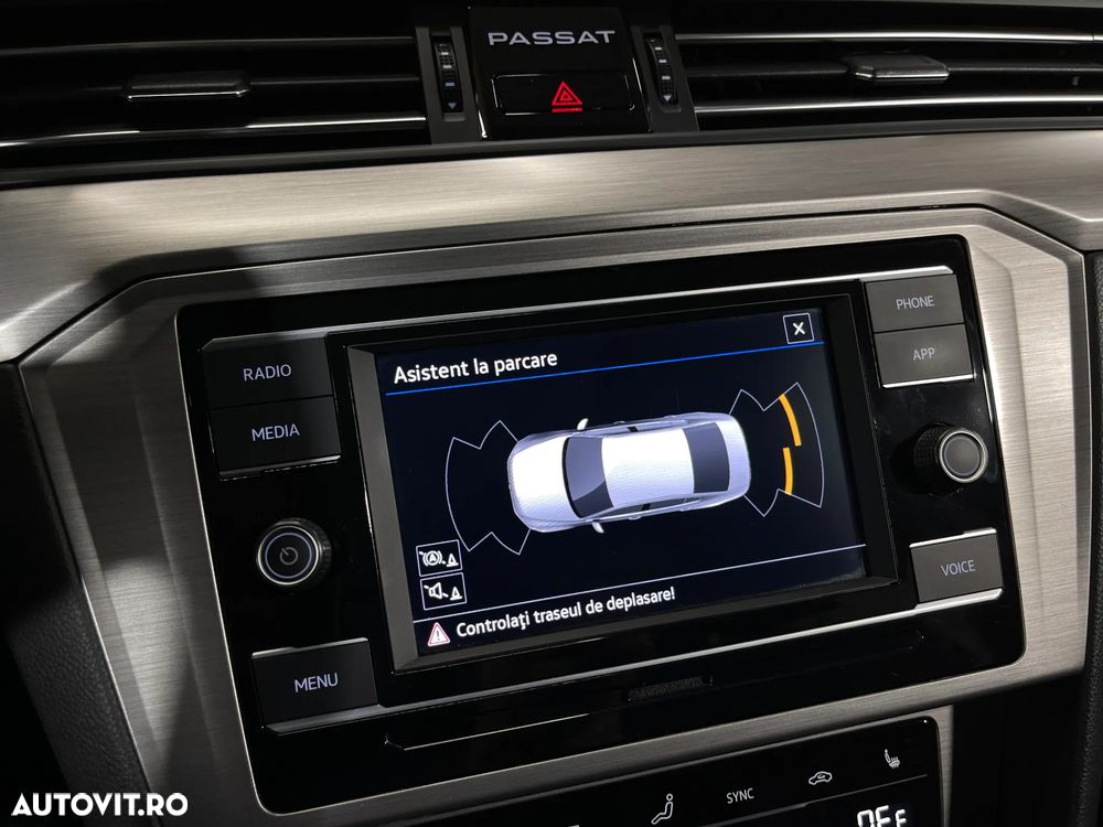 Volkswagen Passat 1.5 TSI ACT Advance - 13