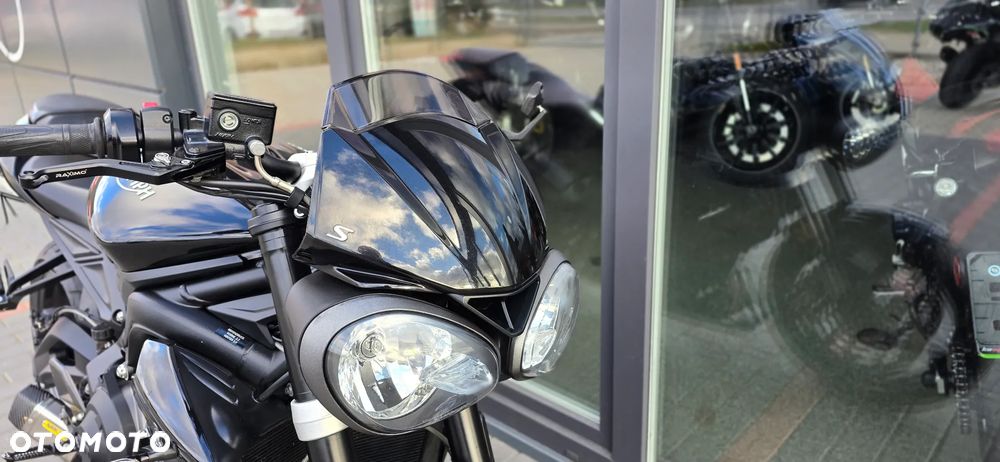 Triumph Street Triple - 8