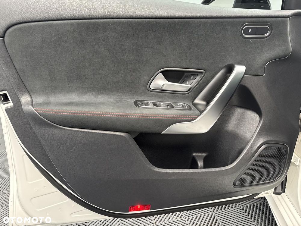 Mercedes-Benz Klasa A 200 AMG Line 7G-DCT - 11