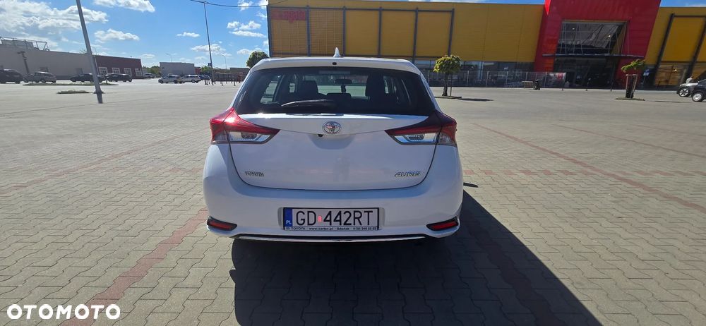 Toyota Auris 2015 photo 2