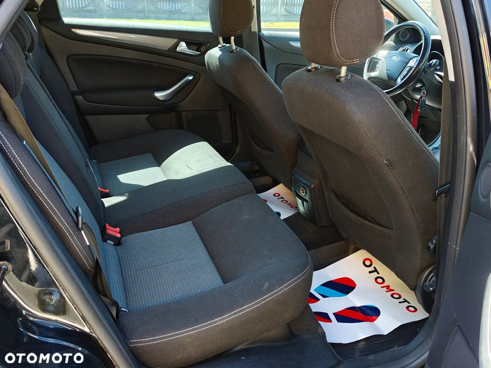 Ford Mondeo 2.0 TDCi Ghia - 8