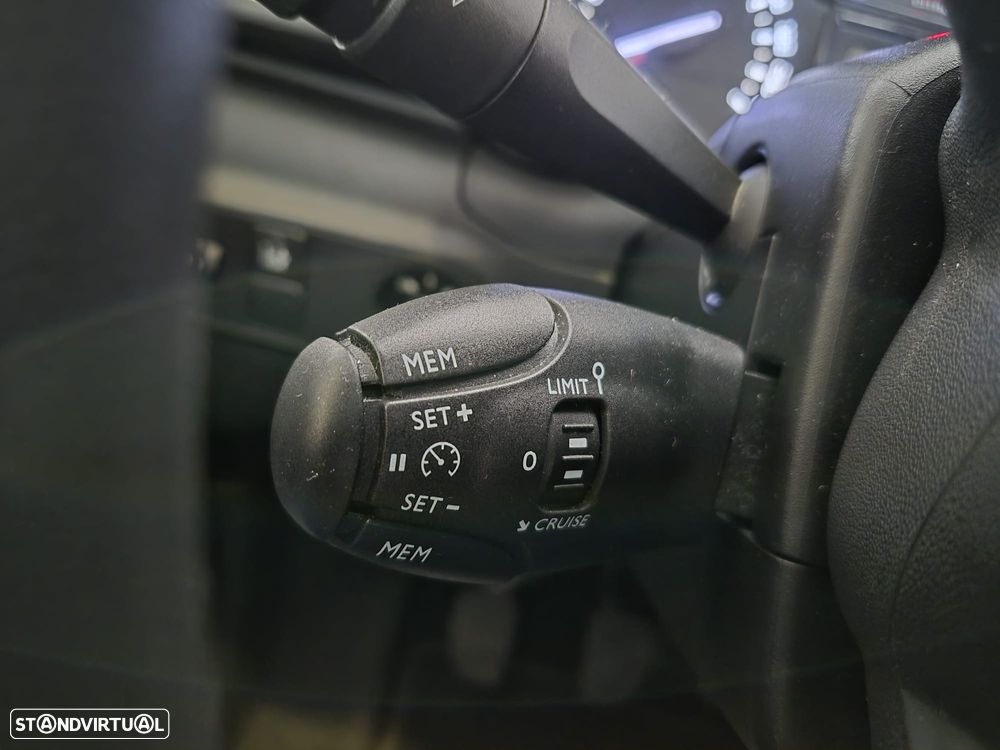 Citroën C3 1.2 PureTech Shine - 26