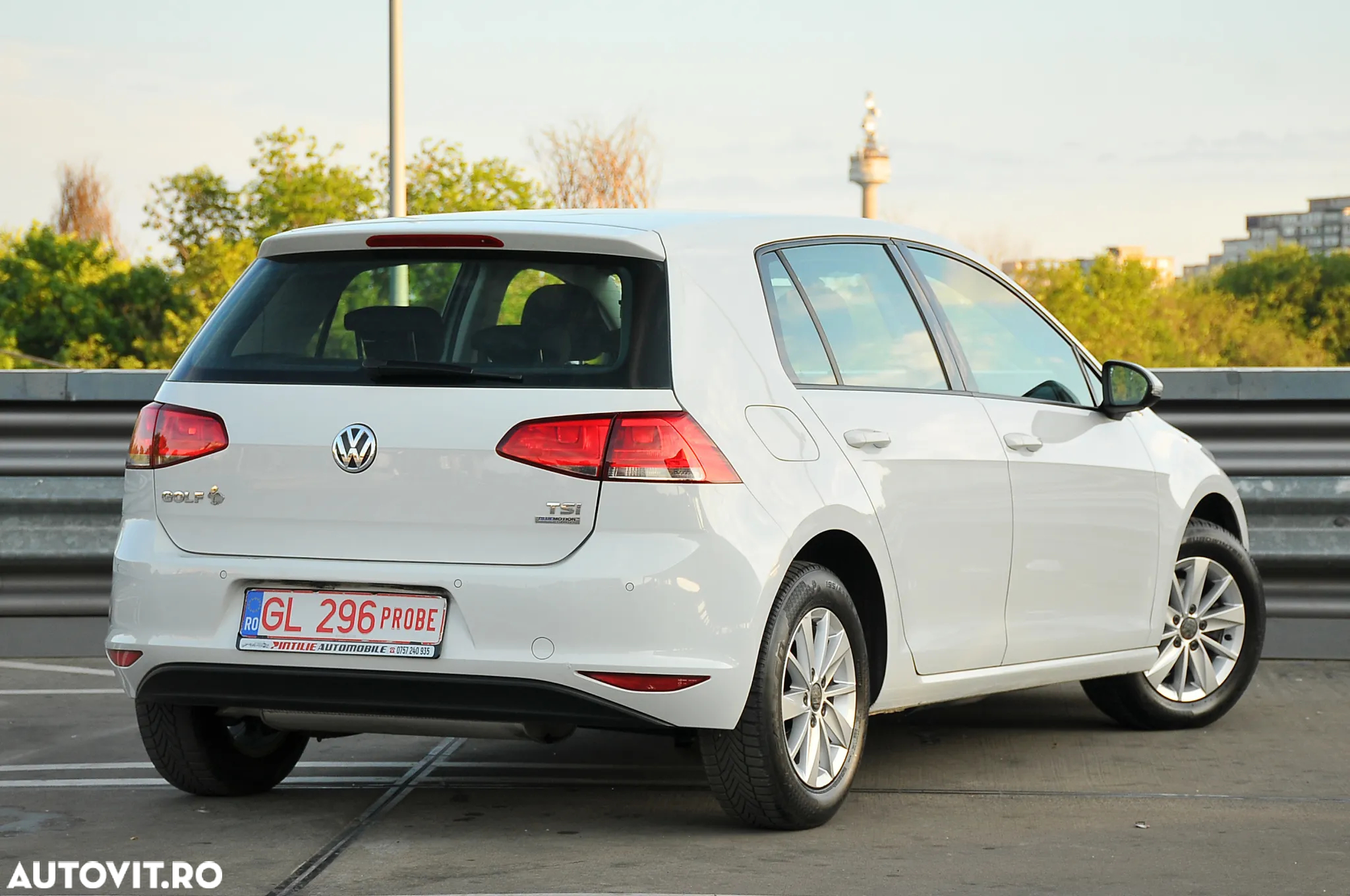 Volkswagen Golf 1.2 TSI BlueMotion Technology Comfortline - 11