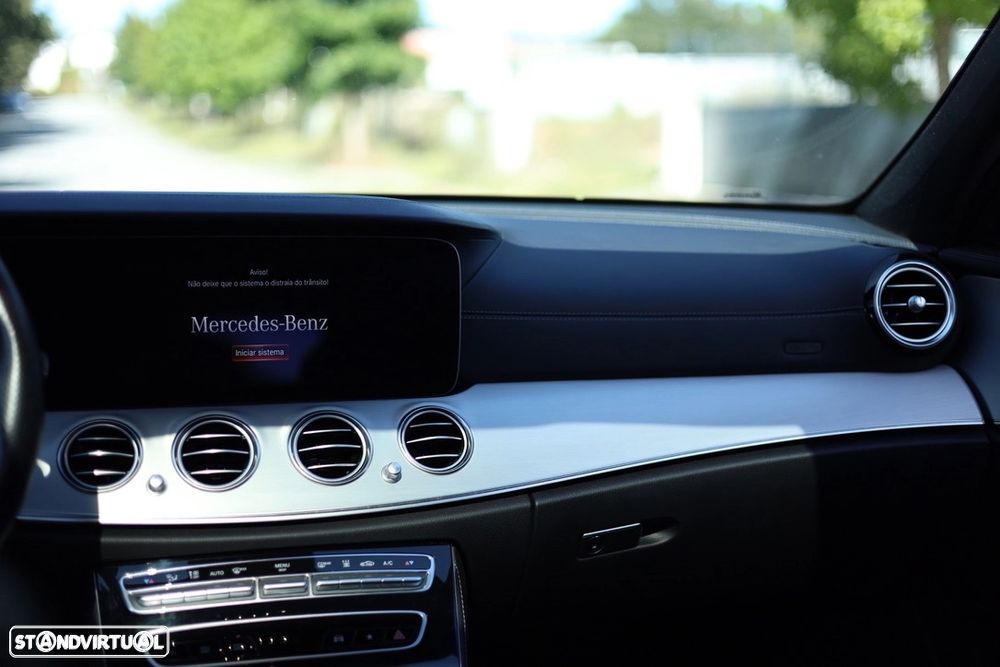Mercedes-Benz E 300 de 9G-TRONIC AMG Line - 12