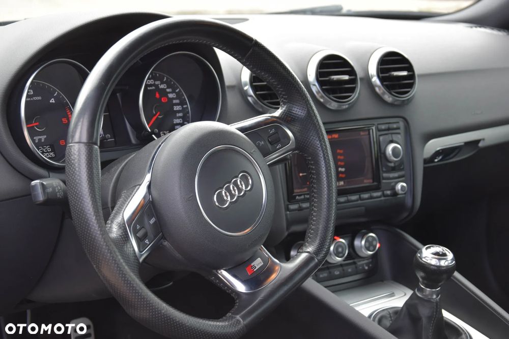 Audi TT Coupé 2.0 TDI Quattro - 29