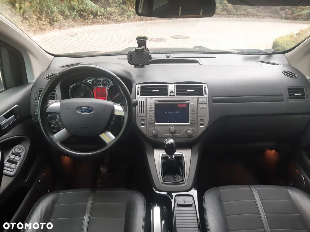 Ford Kuga 2.0 TDCi 4x4 Titanium - 14