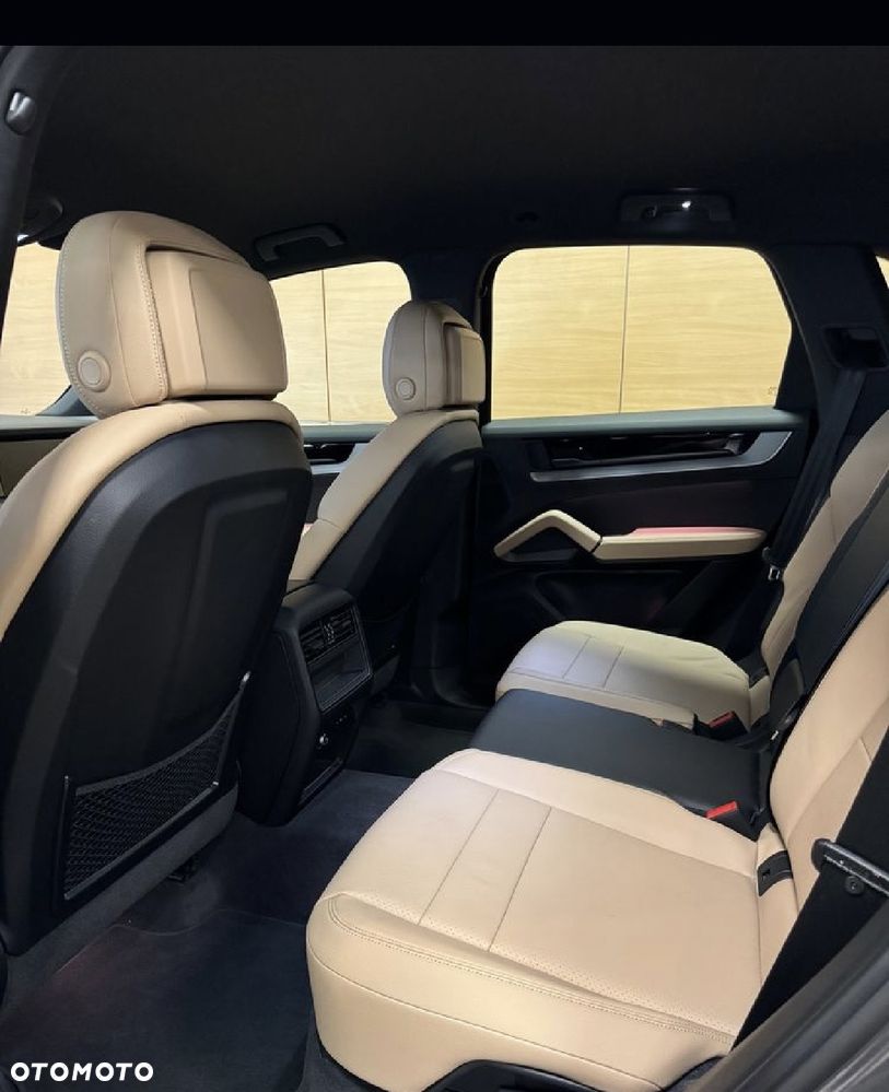 Porsche Cayenne Standard - 20