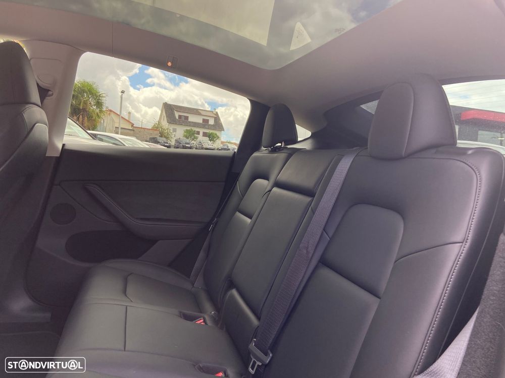 Tesla Model Y Performance Dual Motor AWD - 41