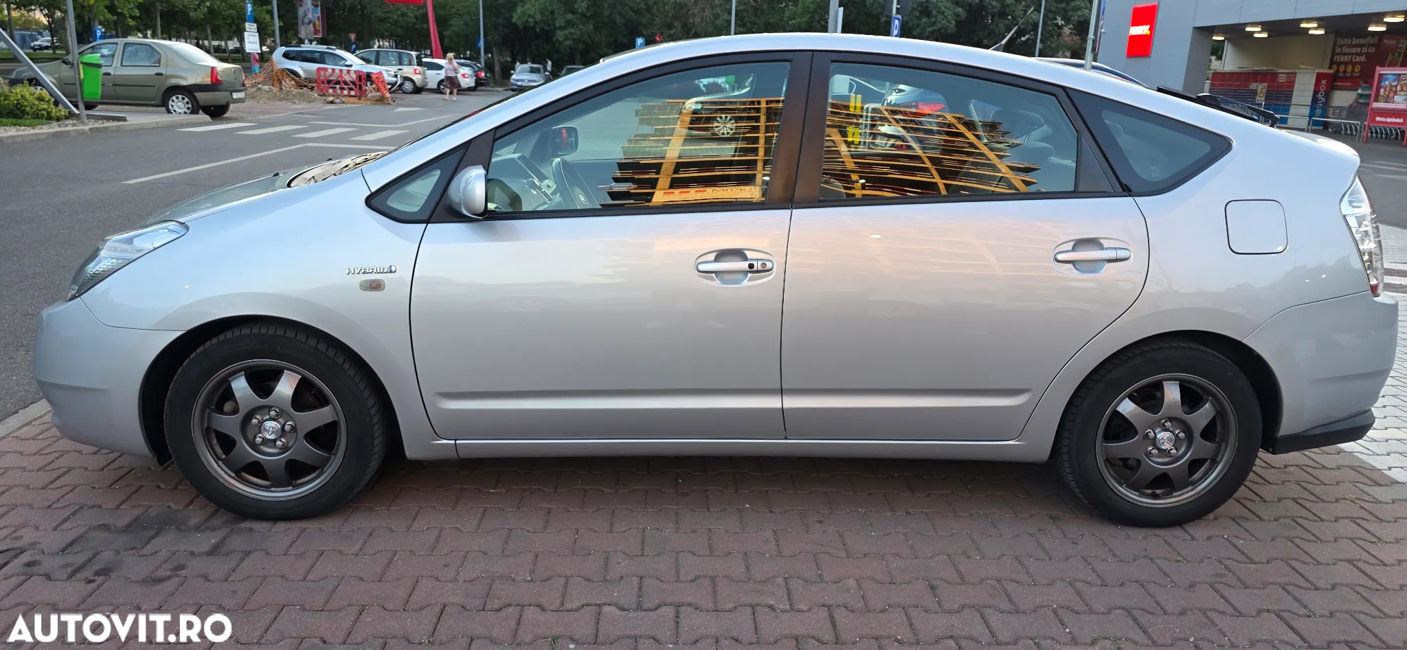 Toyota Prius (Hybrid) - 12