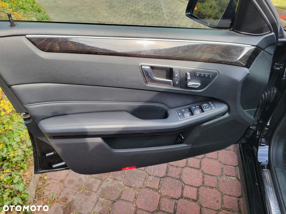 Mercedes-Benz Klasa E 250 BlueTEC 4Matic 7G-TRONIC Avantgarde - 9