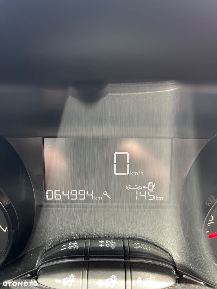 Peugeot 208 1.2 PureTech Active - 12